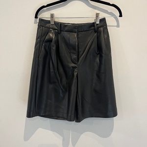 Black Wilfred Effortless Short in vegan leather